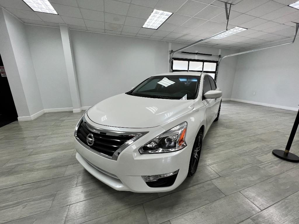 2015 Nissan Altima New World Auto, LLC
