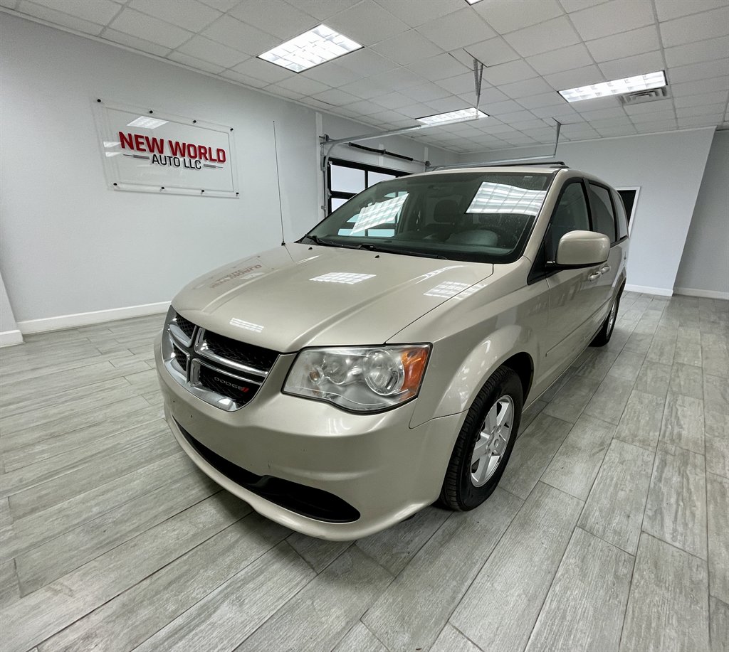 2013 Dodge Grand Caravan SXT's photo