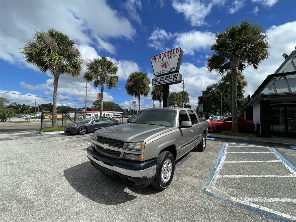 2003 Chevrolet Avalanche Base