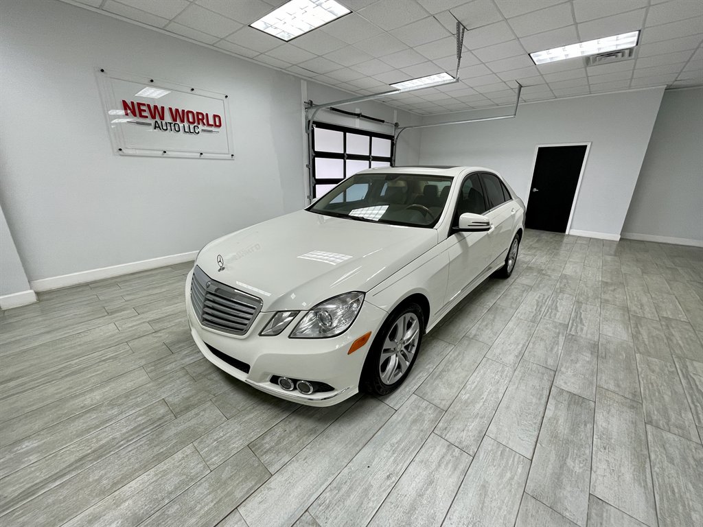 2011 Mercedes-Benz E-Class's photo