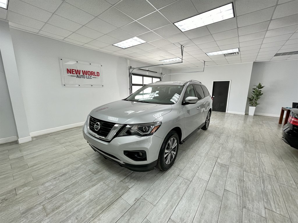 2019 Nissan Pathfinder SV