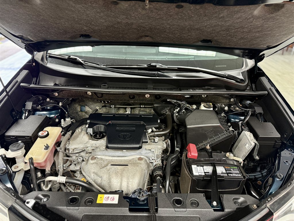 2017 Toyota RAV4 SE - Photo 21
