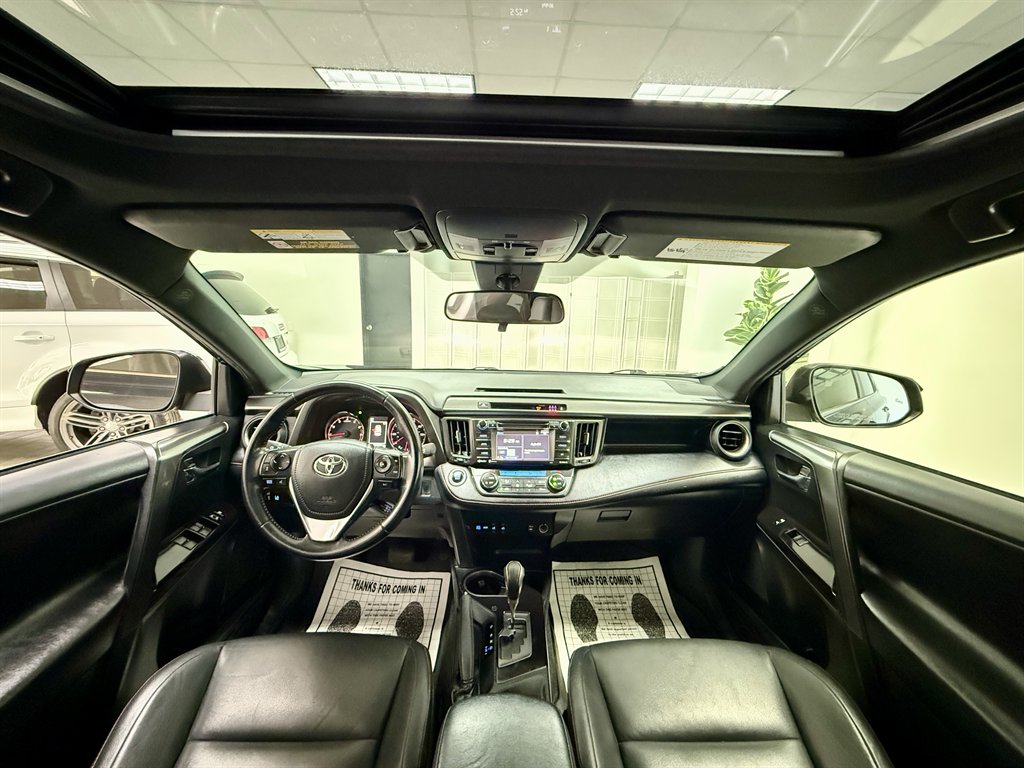 2017 Toyota RAV4 SE - Photo 15