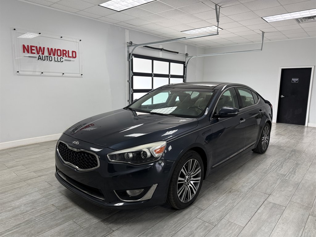 2015 Kia Cadenza Premium's photo
