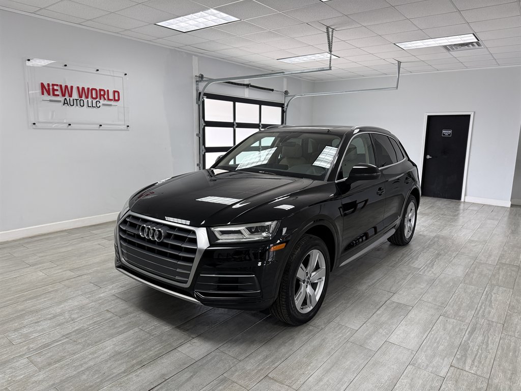 2018 Audi Q5 2.0T quattro S tronic Premium Plus's photo