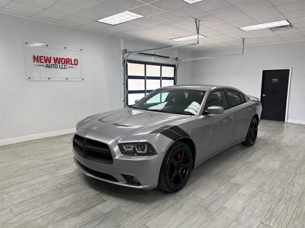 2014 Dodge Charger SE's photo