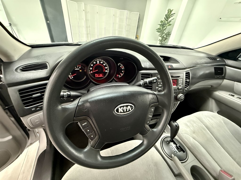 2009 Kia Optima LX - Photo 18