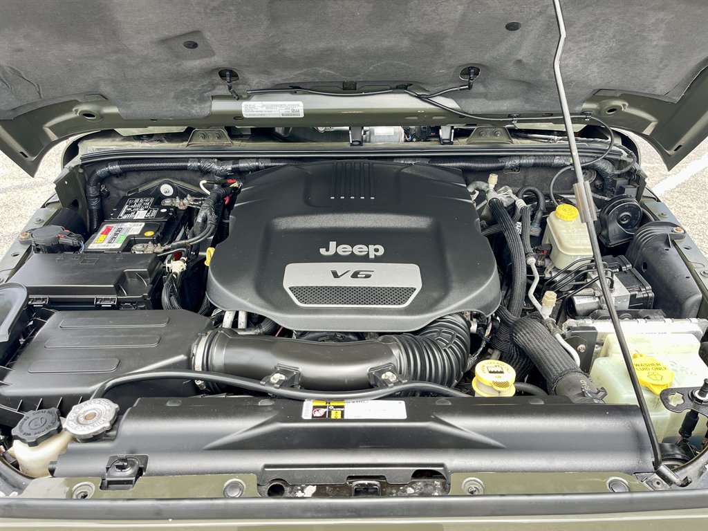 2016 Jeep Wrangler Unlimited Sahara - Photo 20