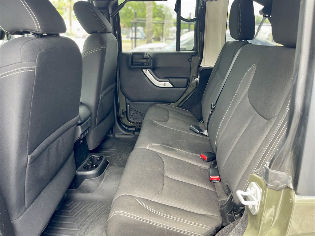 2016 Jeep Wrangler Unlimited Sahara - Photo 13