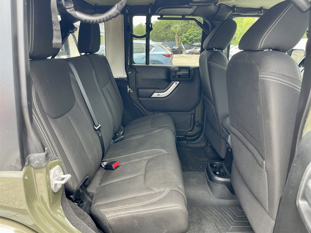 2016 Jeep Wrangler Unlimited Sahara - Photo 17