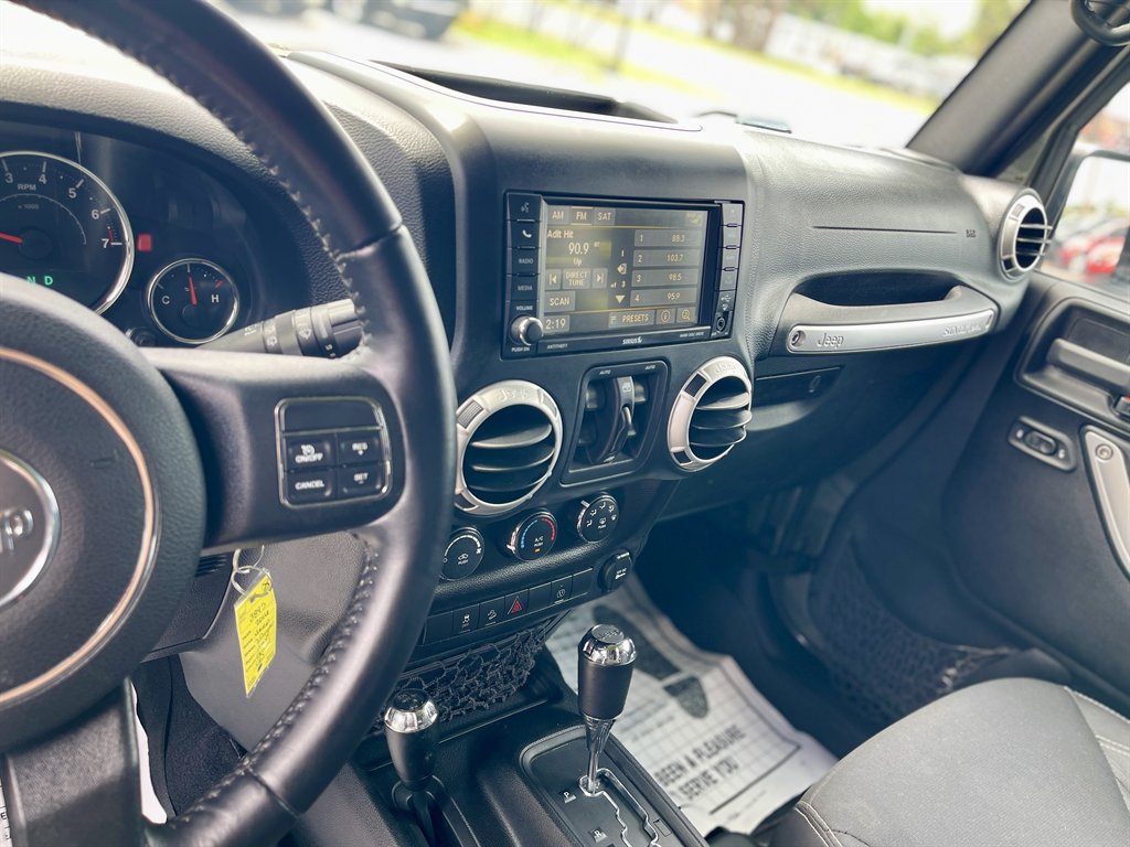 2016 Jeep Wrangler Unlimited Sahara - Photo 10