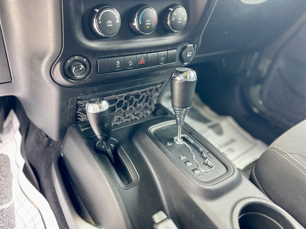2016 Jeep Wrangler Unlimited Sahara - Photo 11