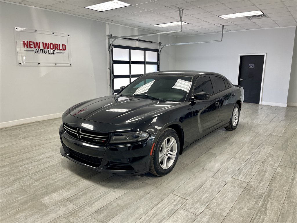 2015 Dodge Charger SE's photo