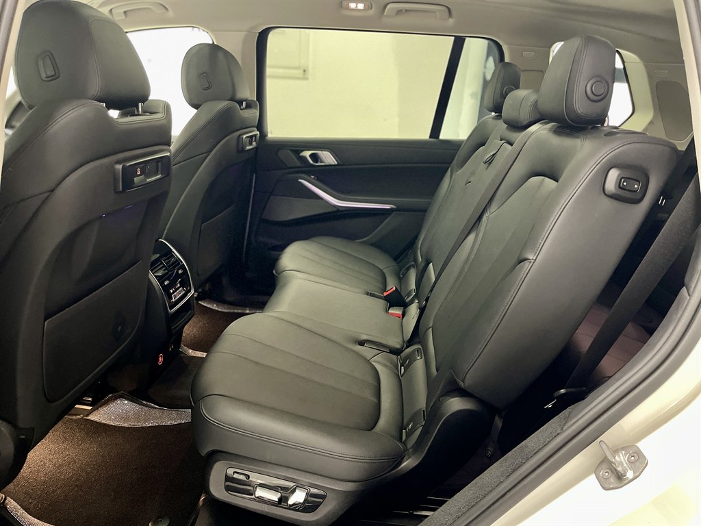 2020 BMW X7 40i - Photo 15