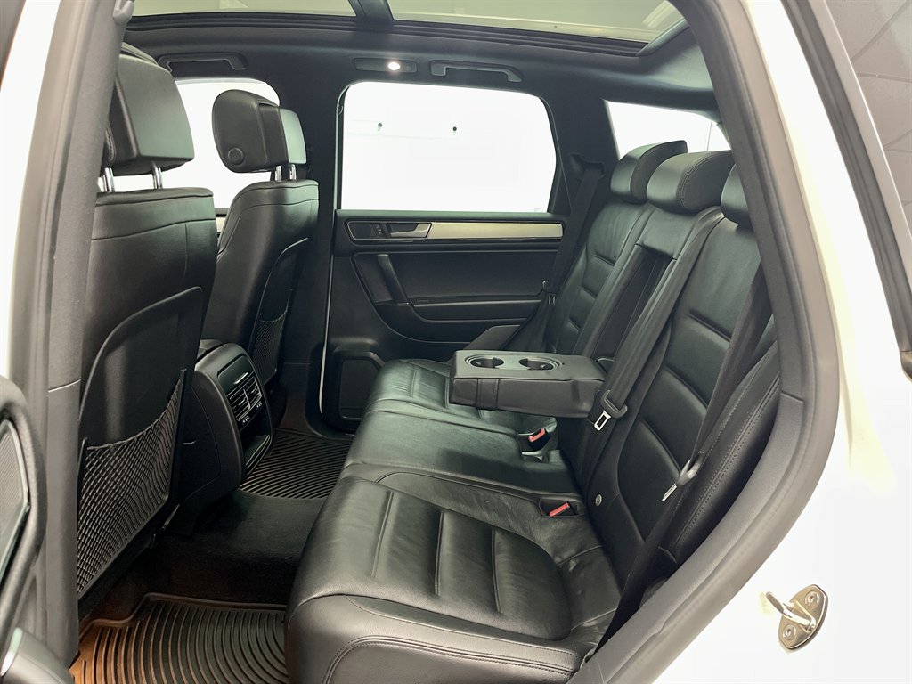 2017 Volkswagen Touareg Wolfsburg Edition - Photo 16